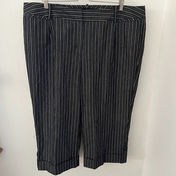 EUC Larry Levine Capri Pants - Picture 1 of 5